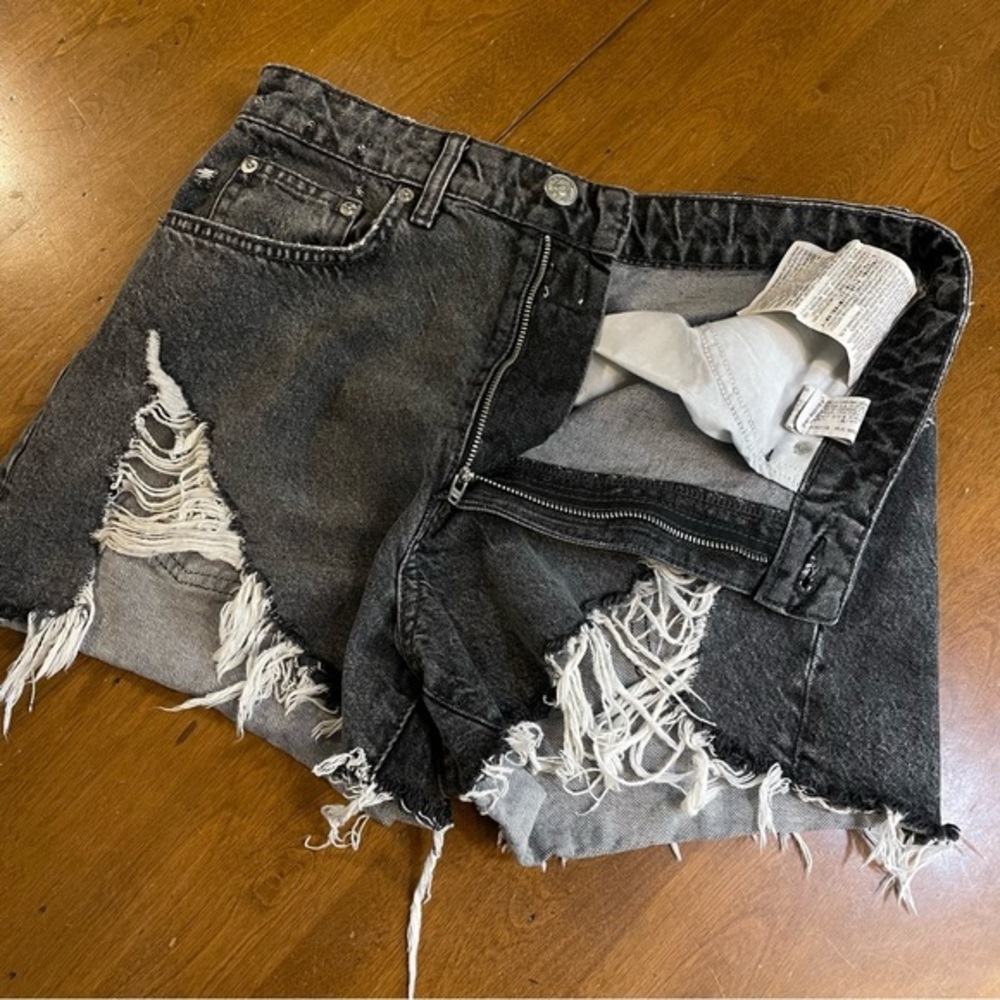 ZARA Distressed Black Denim Cutoff Shorts Size 6 Raw Hem